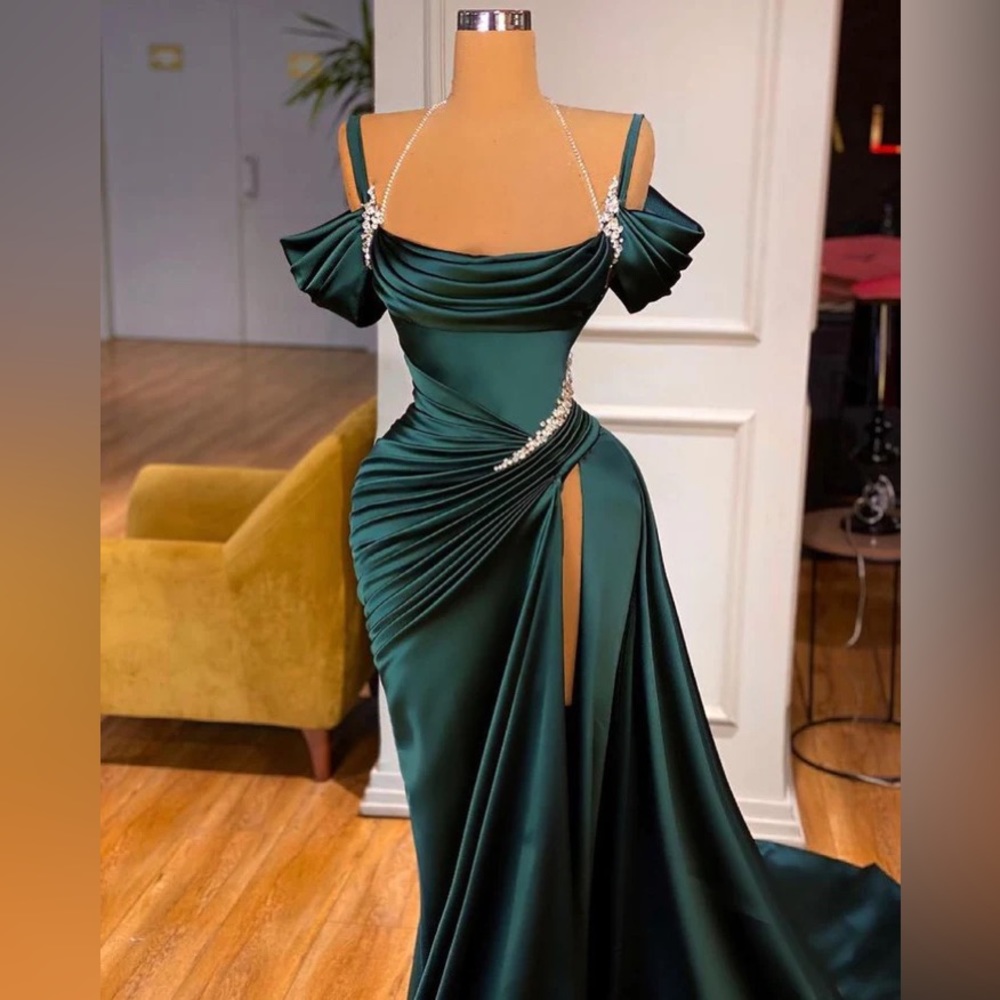 Emerald green prom dress